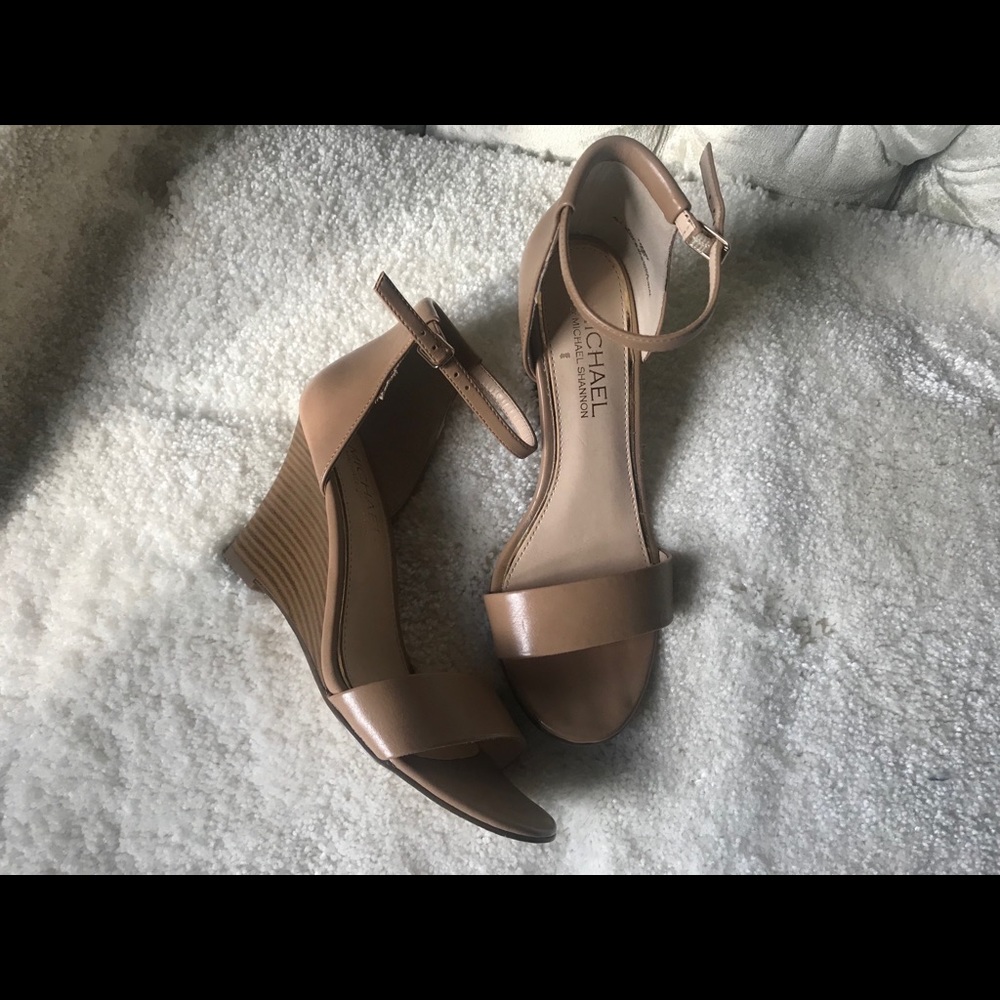 EUC Michael by Michael Shannon wedge sandals